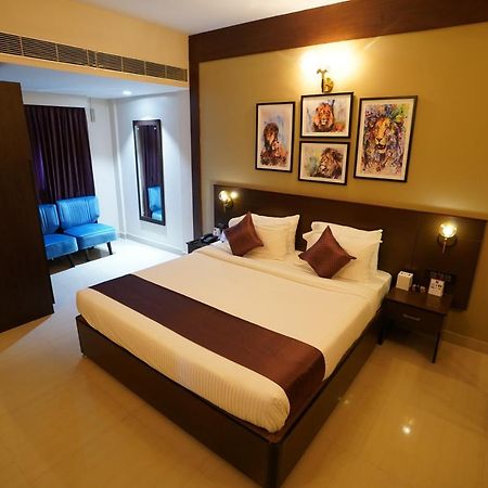 Neyyar Residency Hotel Neyyattinkara Eksteriør billede