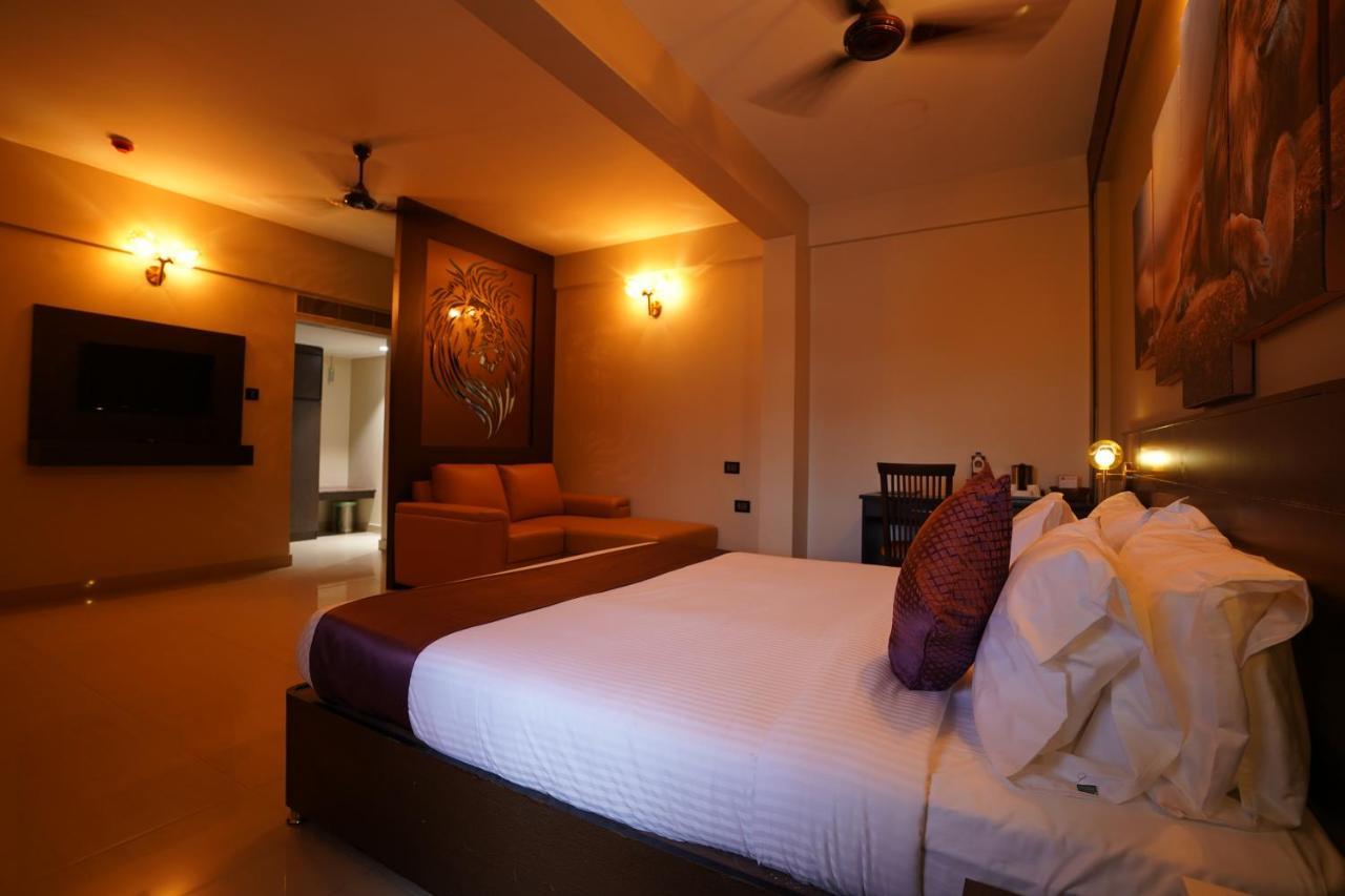 Neyyar Residency Hotel Neyyattinkara Eksteriør billede
